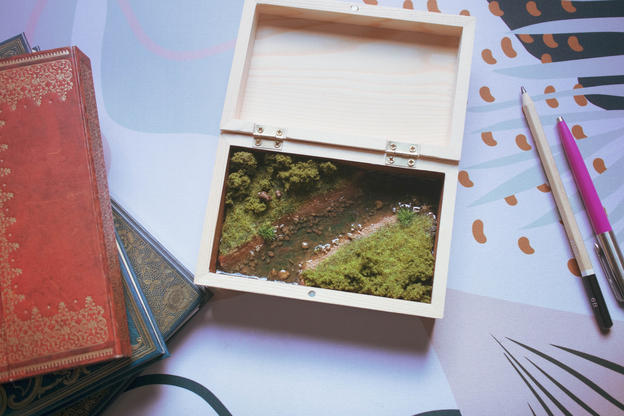 River diorama box