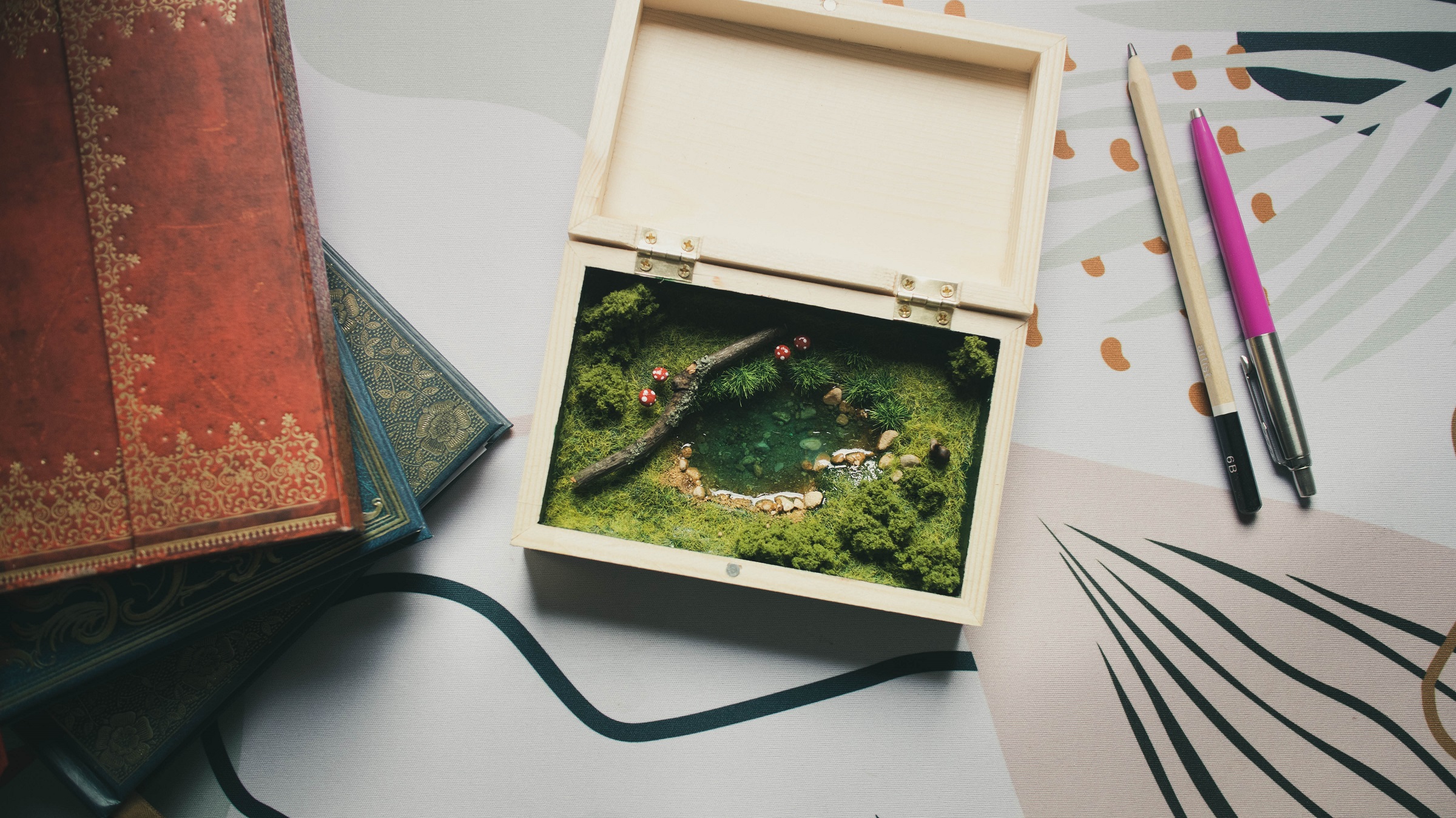 Toadstool diorama box
